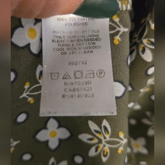 Old Navy Olive Green Floral Top Size MP - Picture 5 of 5